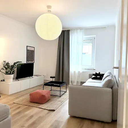 Wohlfuehlen In 5-zimmern - Design - Naehe Cng & Df Apartman *