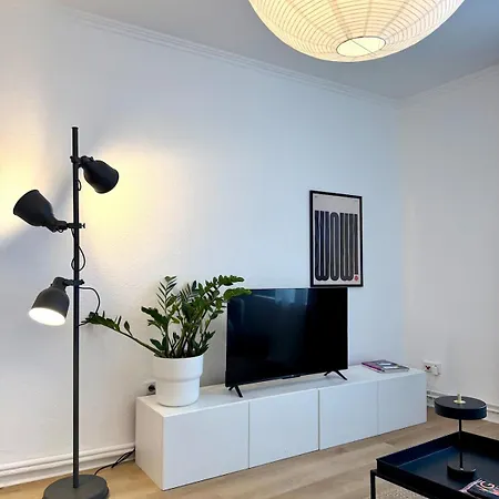 Apartman Wohlfuehlen In 5-zimmern - Design - Naehe Cng & Df