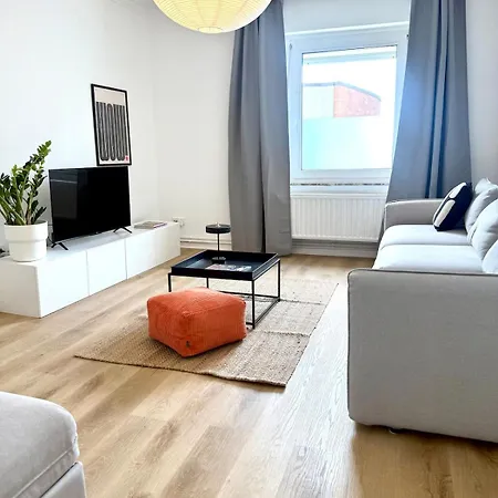 Wohlfuehlen In 5-zimmern - Design - Naehe Cng & Df