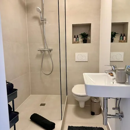 Appartement Wohlfuehlen In 5-zimmern - Design - Naehe Cng & Df